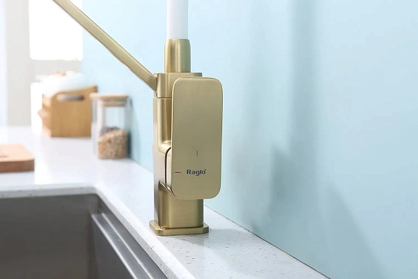 Смеситель для кухни Raglo R85.62.03 с гибким изливом