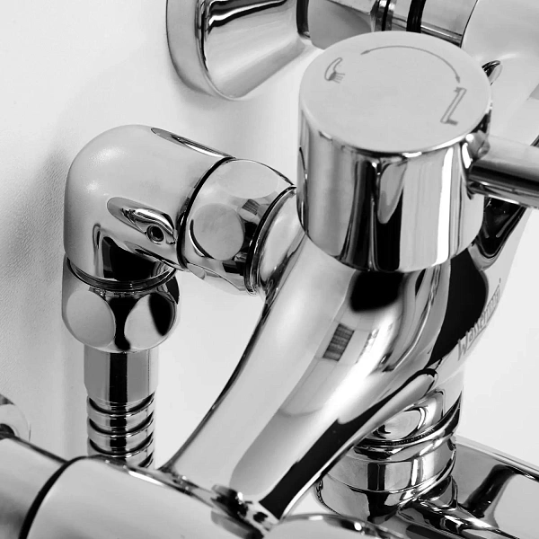 Смеситель для ванны с длинным изливом WasserKRAFT Amper 2902L с душем